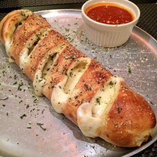 SM CHEESE STROMBOLI