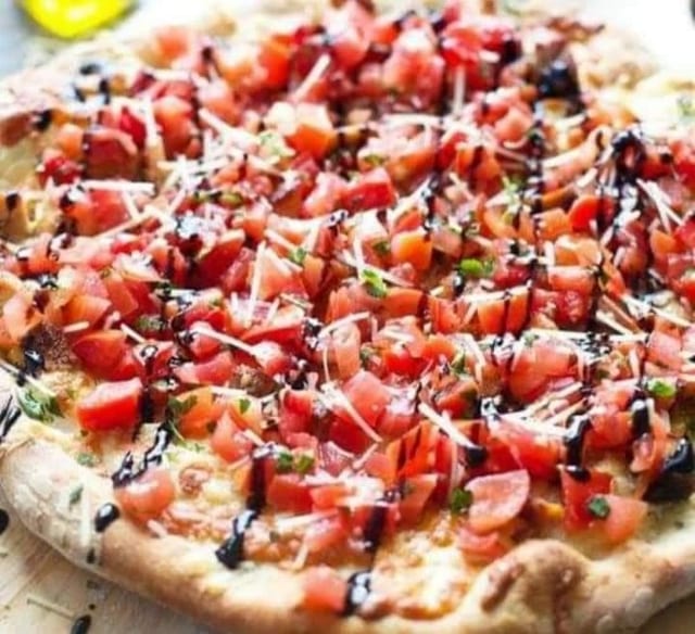 18" BRUSCHETTA CHICKEN PIZZA