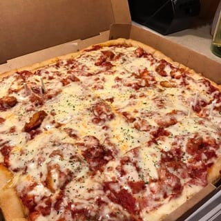 10" SICILIAN CHICKEN PARMESAN PIZZA