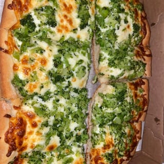 10" SICILIAN BROCCOLI CHICKEN ALFREDO PIZZA