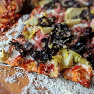 10" SICILIAN ARTICHOKE/HAM/MUSHROOM PIZZA