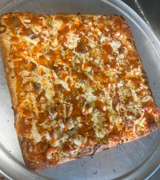 16" SICILIAN BUFFALO CHICKEN PIZZA