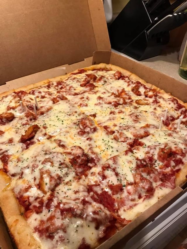 16" SICILIAN CHICKEN PARMESAN PIZZA